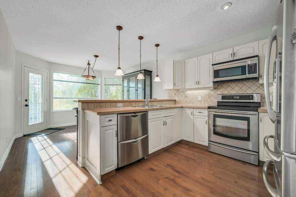 MLS® A2265918 - 222 Diamond Court SE in Diamond Cove Calgary, Residential