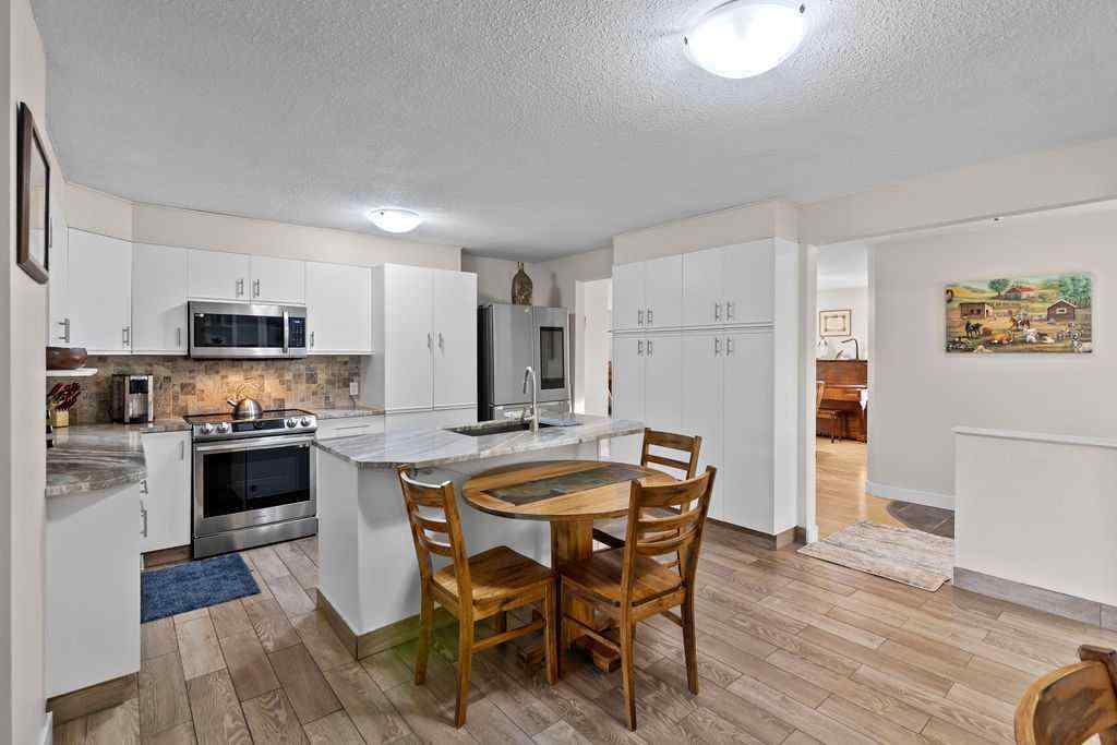 MLS® A2265926 - 1012 8 Street SW in NONE High River, Residential