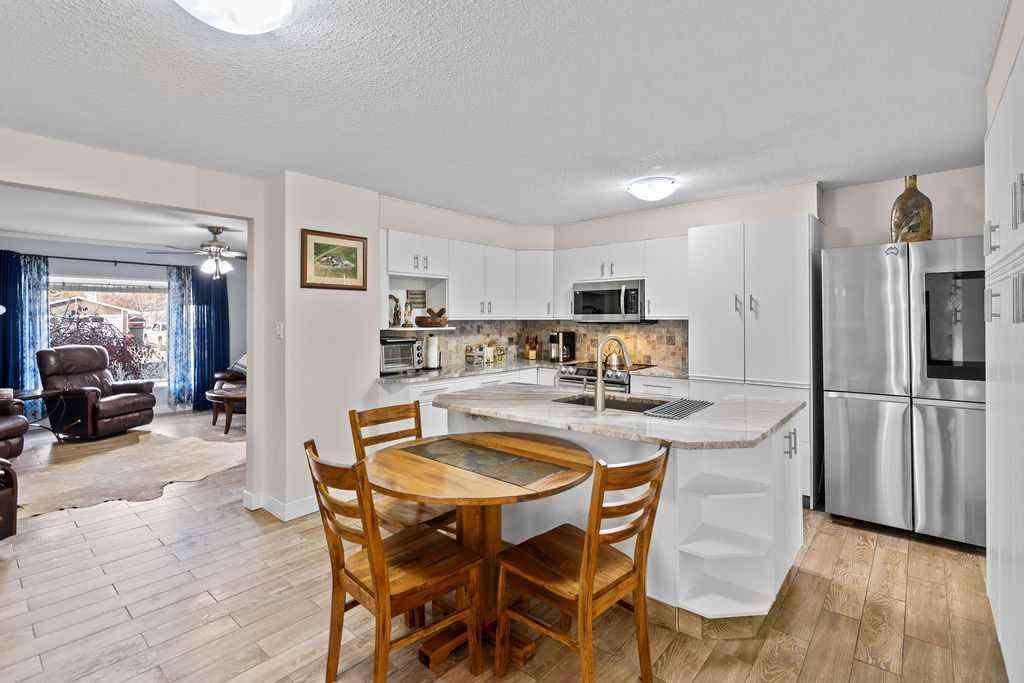 MLS® A2265926 - 1012 8 Street SW in NONE High River, Residential