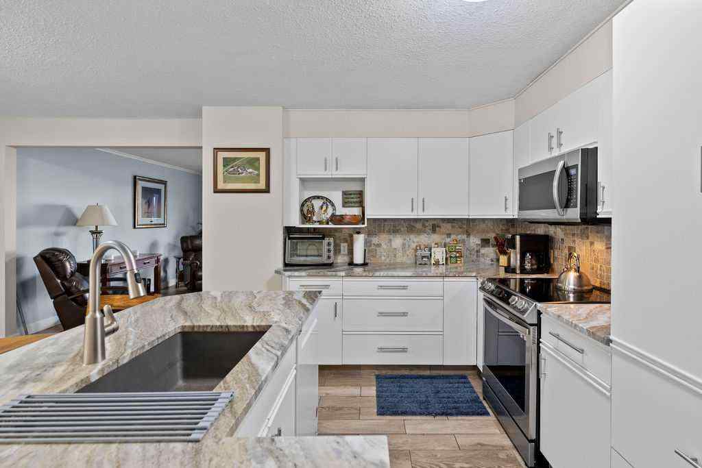 MLS® A2265926 - 1012 8 Street SW in NONE High River, Residential