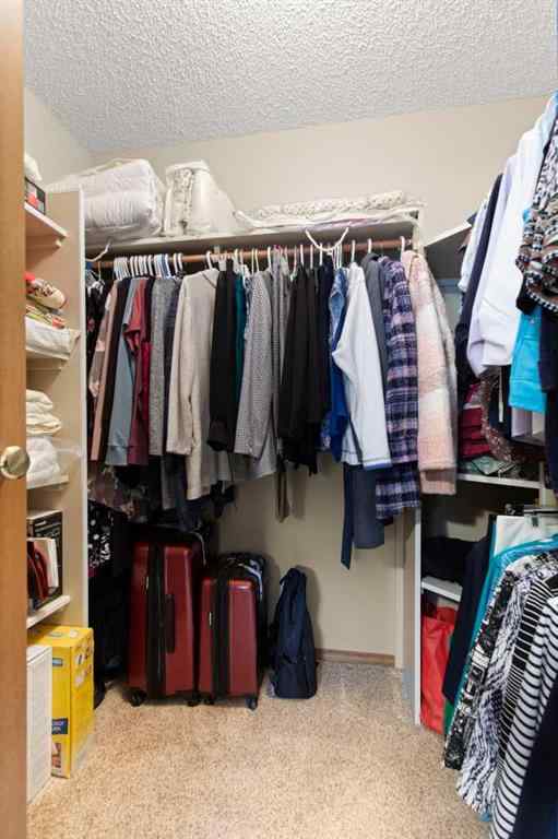 MLS® A2265937 - 361 Sprague Way SE in SE Southridge Medicine Hat, Residential