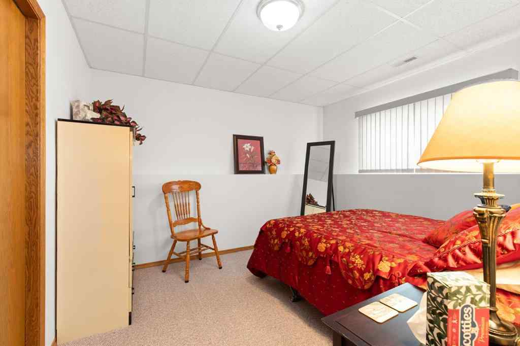 MLS® A2265937 - 361 Sprague Way SE in SE Southridge Medicine Hat, Residential