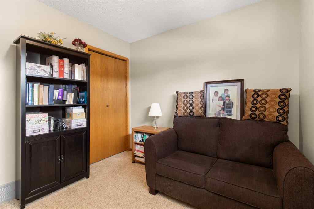 MLS® A2265937 - 361 Sprague Way SE in SE Southridge Medicine Hat, Residential