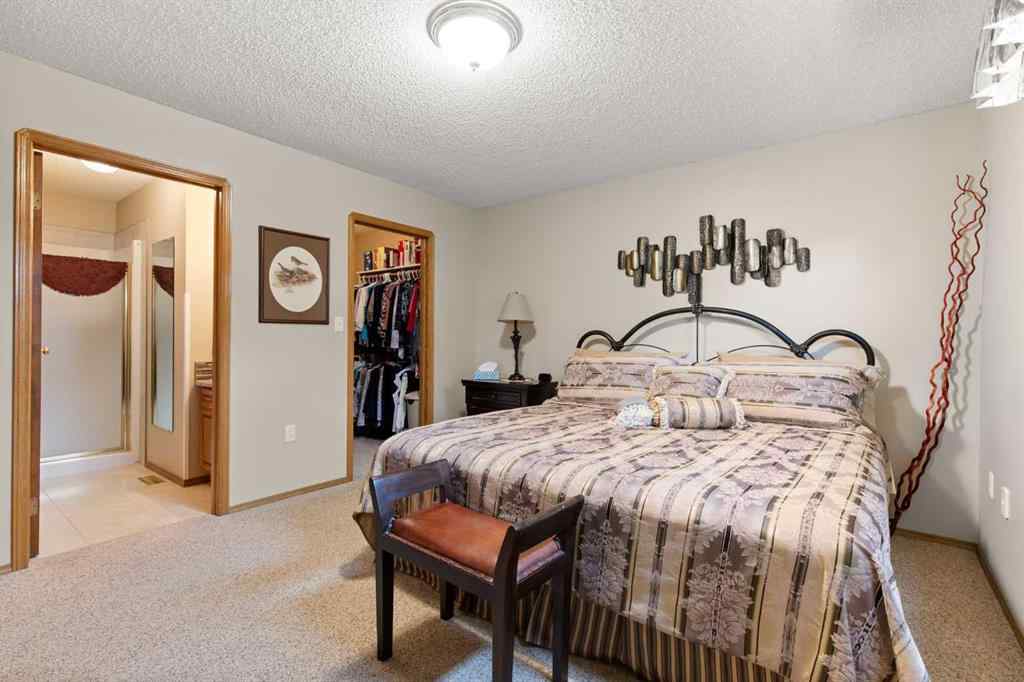 MLS® A2265937 - 361 Sprague Way SE in SE Southridge Medicine Hat, Residential