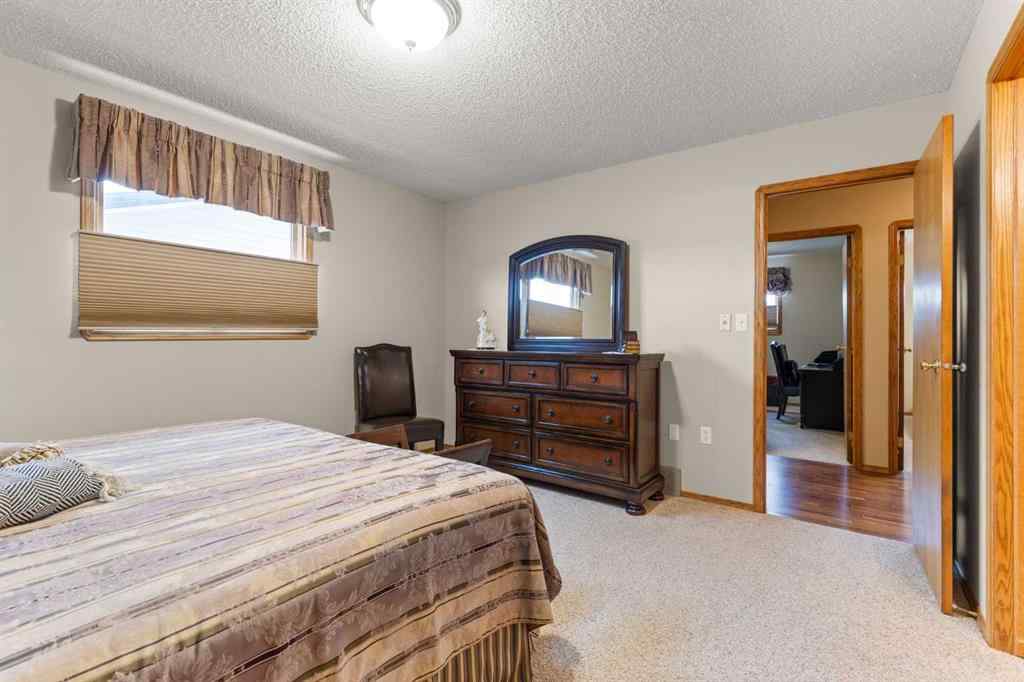 MLS® A2265937 - 361 Sprague Way SE in SE Southridge Medicine Hat, Residential