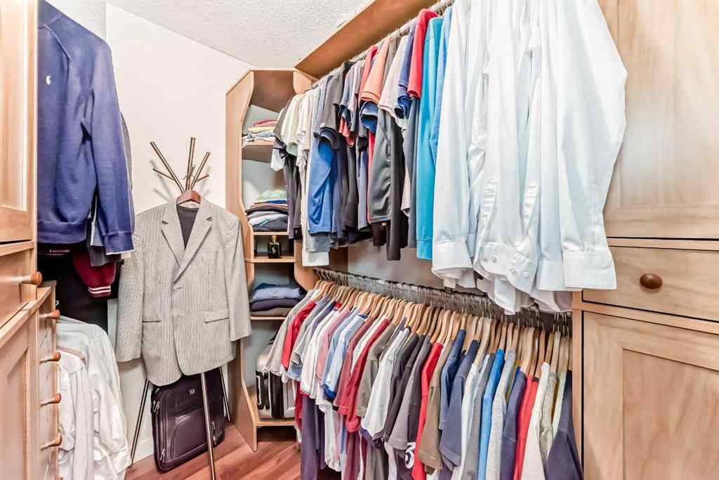 MLS® A2265939 - 56 Applecroft Road SE in Applewood Park Calgary, Residential