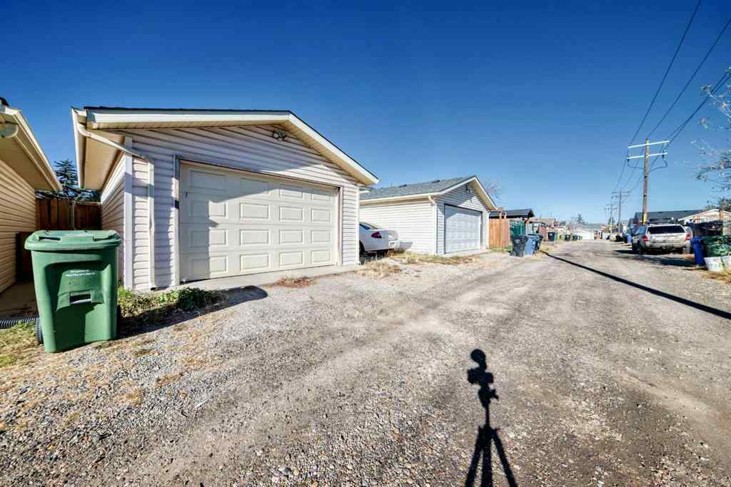 MLS® A2265939 - 56 Applecroft Road SE in Applewood Park Calgary, Residential