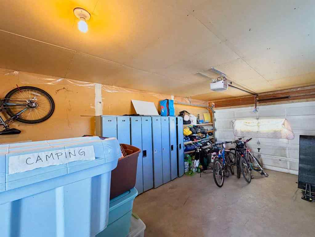 MLS® A2265950 - 8 Cayuga Crescent W   in Indian Battle Heights Lethbridge, Residential