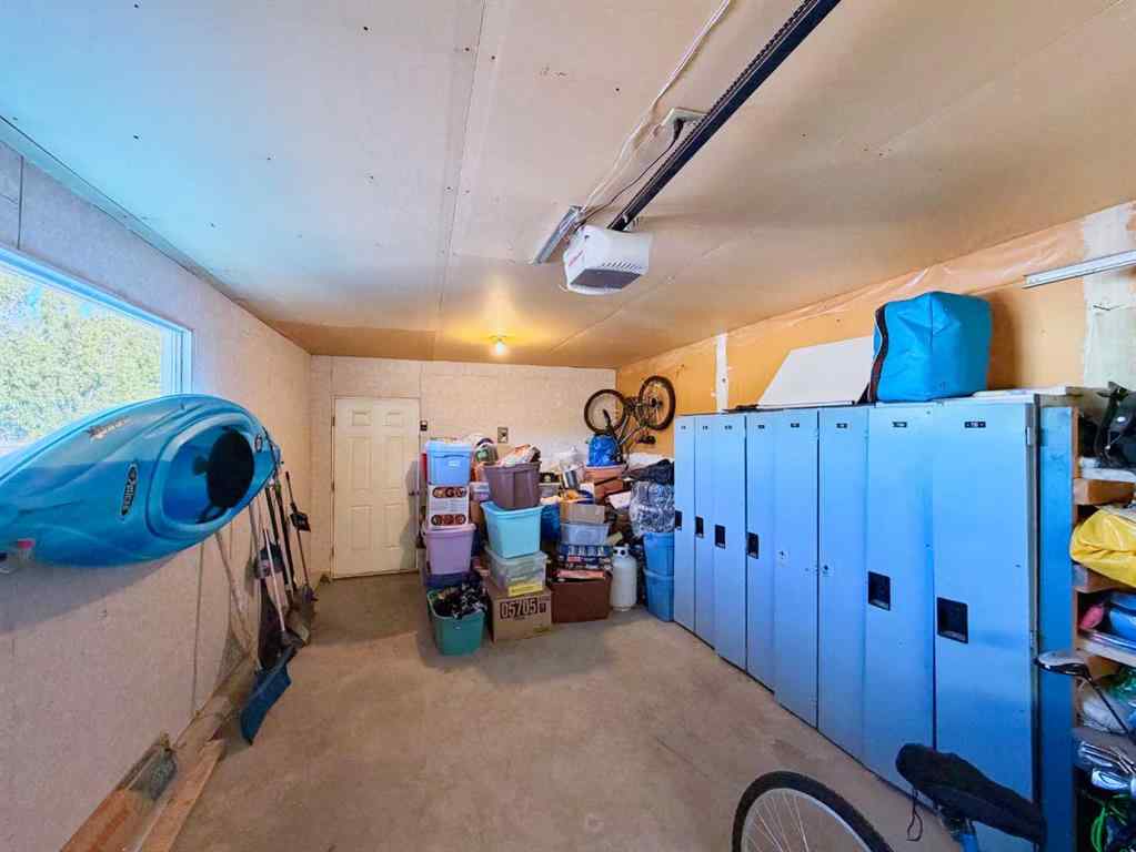 MLS® A2265950 - 8 Cayuga Crescent W   in Indian Battle Heights Lethbridge, Residential