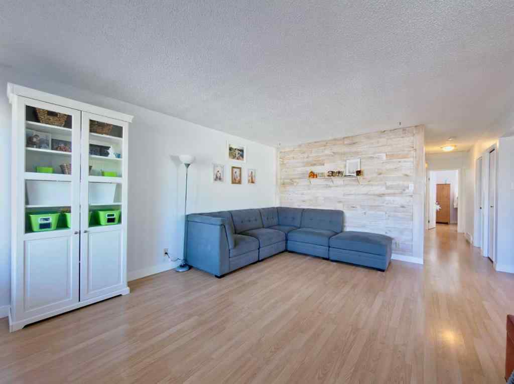 MLS® A2265950 - 8 Cayuga Crescent W   in Indian Battle Heights Lethbridge, Residential