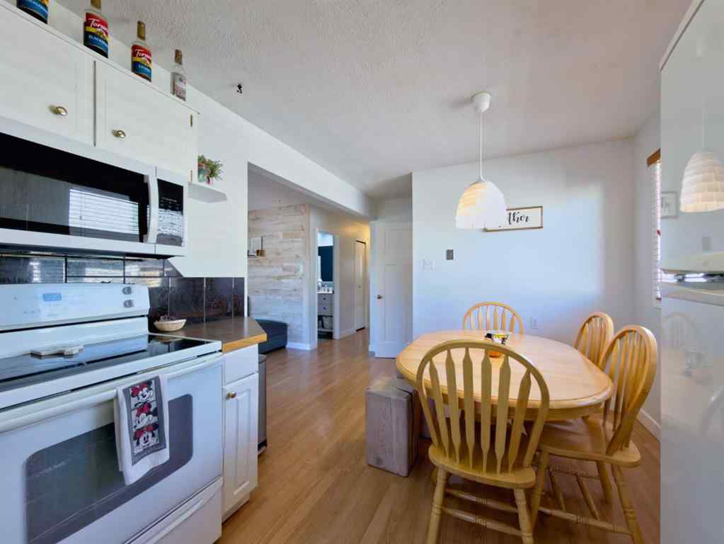 MLS® A2265950 - 8 Cayuga Crescent W   in Indian Battle Heights Lethbridge, Residential