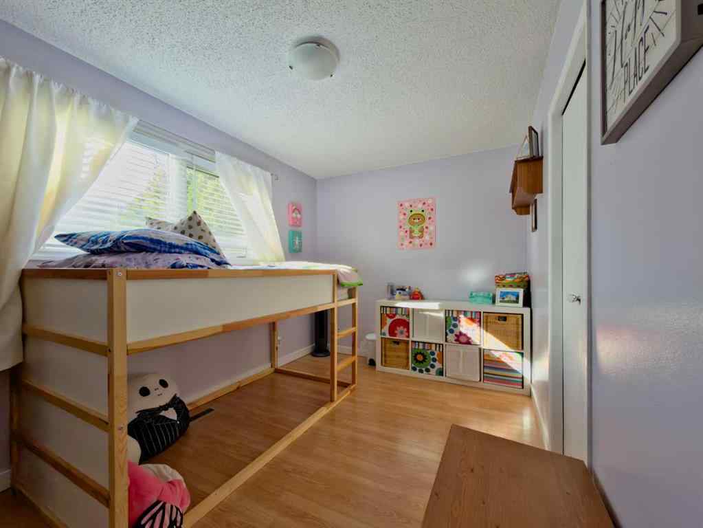 MLS® A2265950 - 8 Cayuga Crescent W   in Indian Battle Heights Lethbridge, Residential