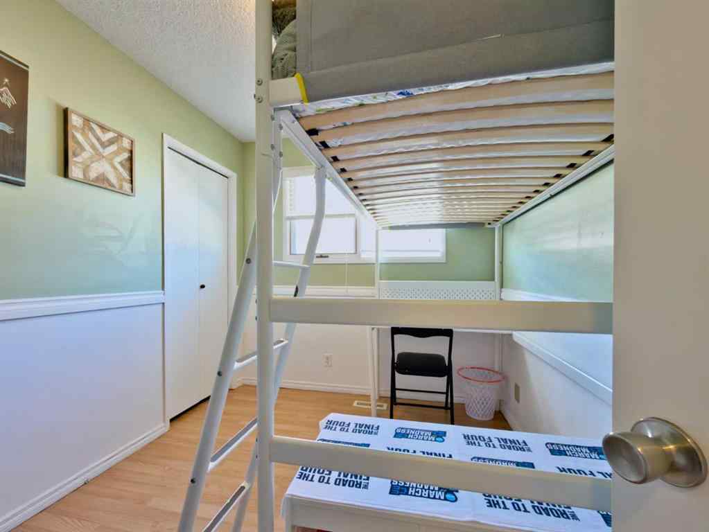 MLS® A2265950 - 8 Cayuga Crescent W   in Indian Battle Heights Lethbridge, Residential