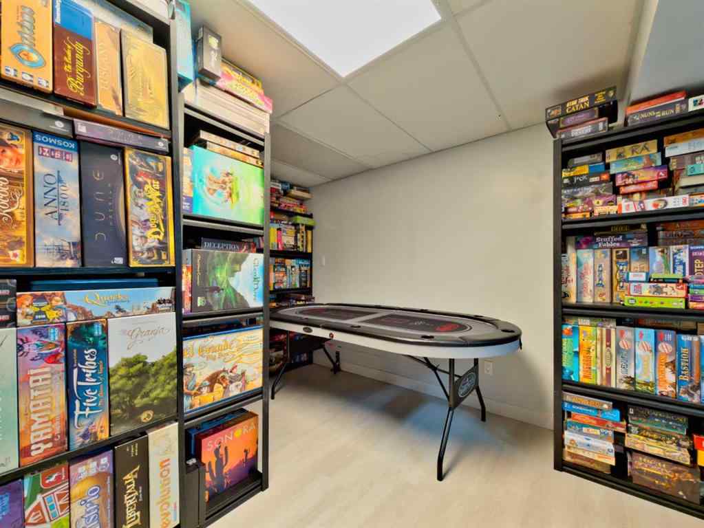 MLS® A2265950 - 8 Cayuga Crescent W   in Indian Battle Heights Lethbridge, Residential