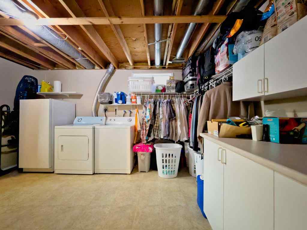 MLS® A2265950 - 8 Cayuga Crescent W   in Indian Battle Heights Lethbridge, Residential