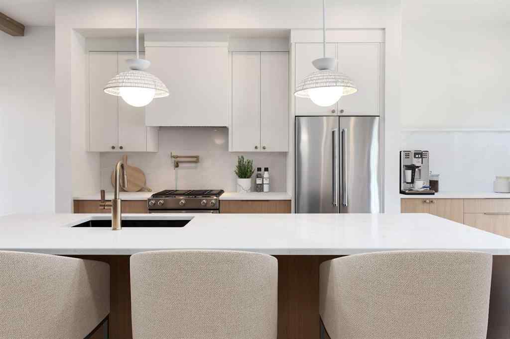 MLS® A2265959 - 4309 32 Avenue SW in Glenbrook Calgary, Residential