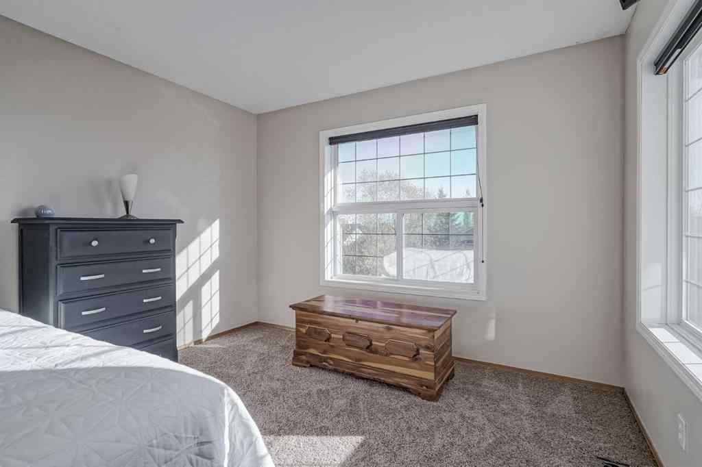 MLS® A2265961 - 8 Everstone Rise SW in Evergreen Calgary, Residential