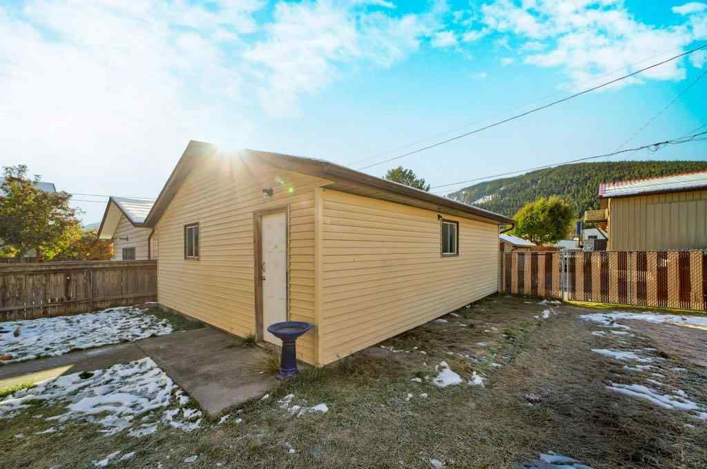 MLS® A2265974 - 11538 21 Avenue  in NONE Blairmore, Residential