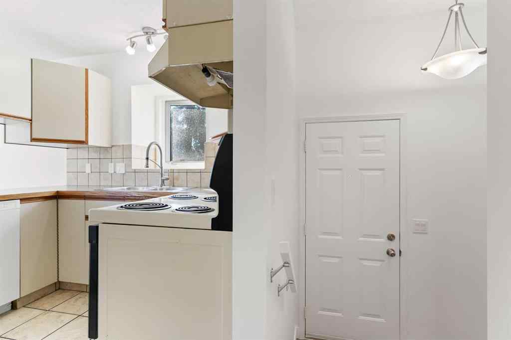 MLS® A2265976 - 2 West Barrett Place  in West Valley Cochrane, Residential