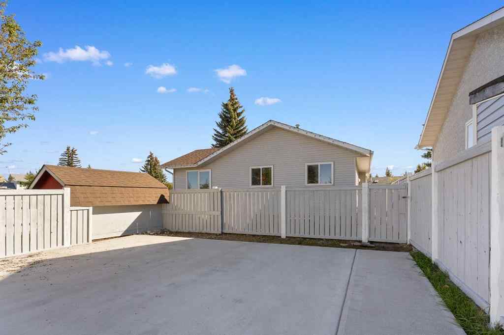 MLS® A2265976 - 2 West Barrett Place  in West Valley Cochrane, Residential