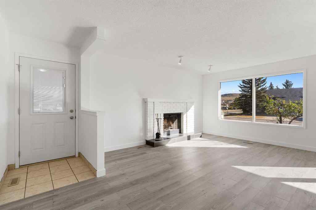 MLS® A2265976 - 2 West Barrett Place  in West Valley Cochrane, Residential