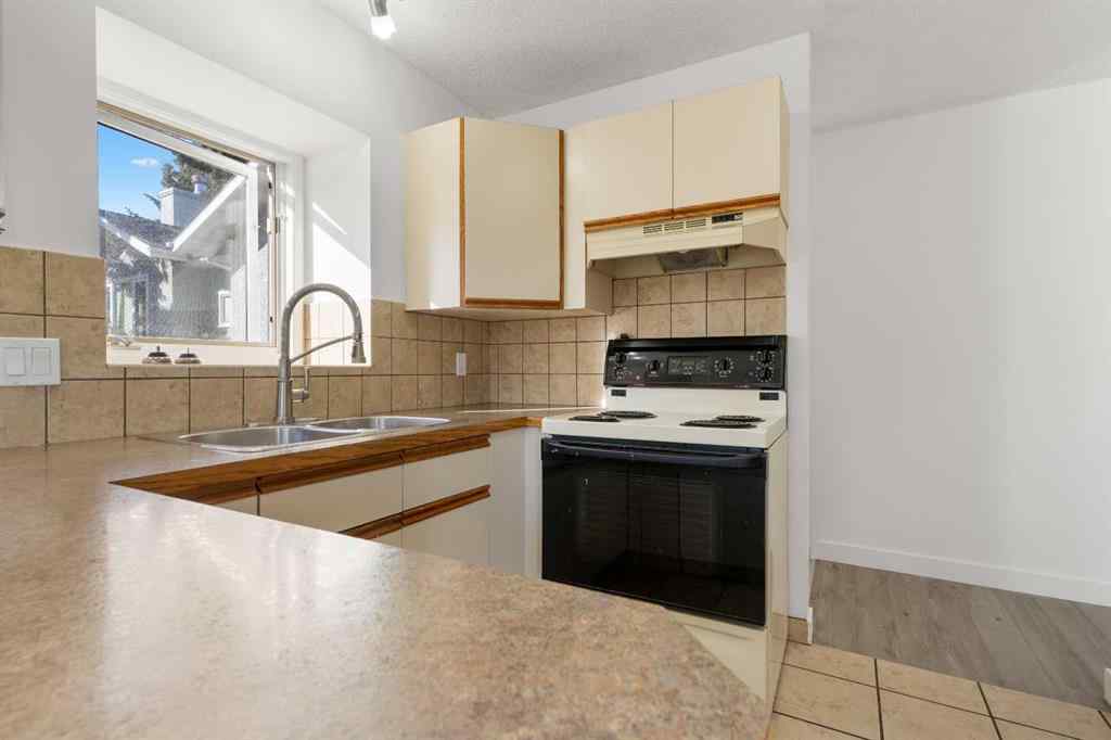 MLS® A2265976 - 2 West Barrett Place  in West Valley Cochrane, Residential