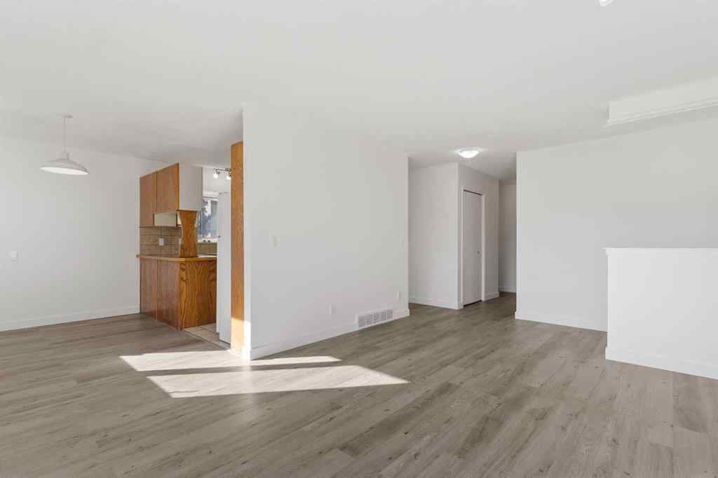 MLS® A2265976 - 2 West Barrett Place  in West Valley Cochrane, Residential