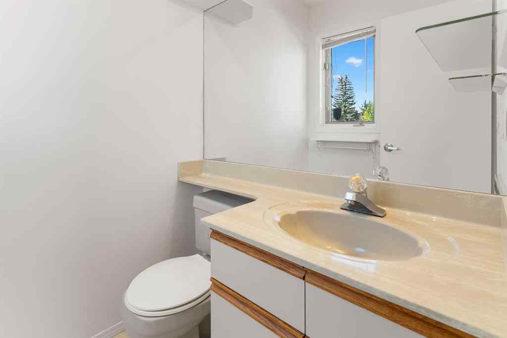 MLS® A2265976 - 2 West Barrett Place  in West Valley Cochrane, Residential