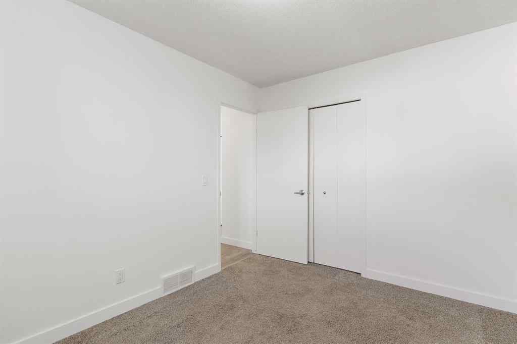 MLS® A2265976 - 2 West Barrett Place  in West Valley Cochrane, Residential