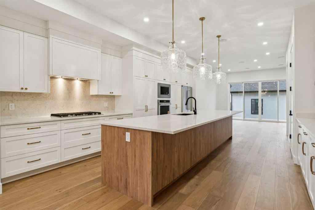 MLS® A2265980 - 643 36 Street SW in Spruce Cliff Calgary, Residential