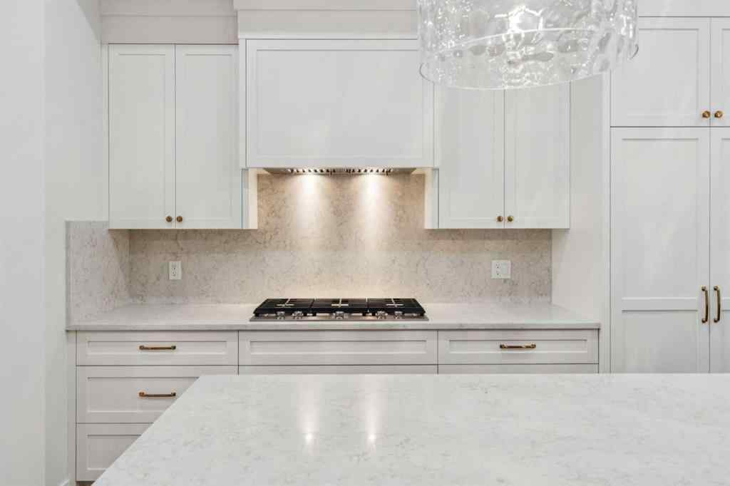 MLS® A2265980 - 643 36 Street SW in Spruce Cliff Calgary, Residential