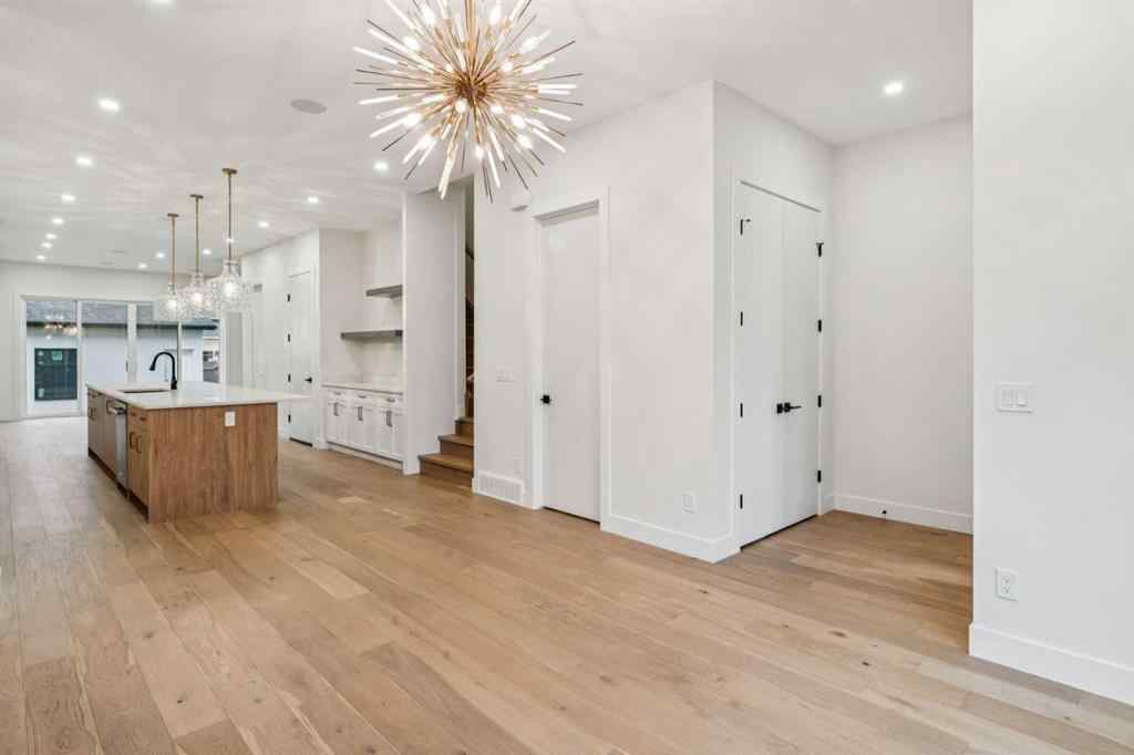 MLS® A2265980 - 643 36 Street SW in Spruce Cliff Calgary, Residential