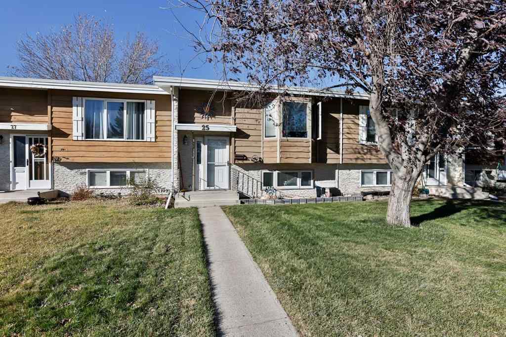MLS® A2265987 - 25 Selkirk Road W in Varsity Village Lethbridge, Residential