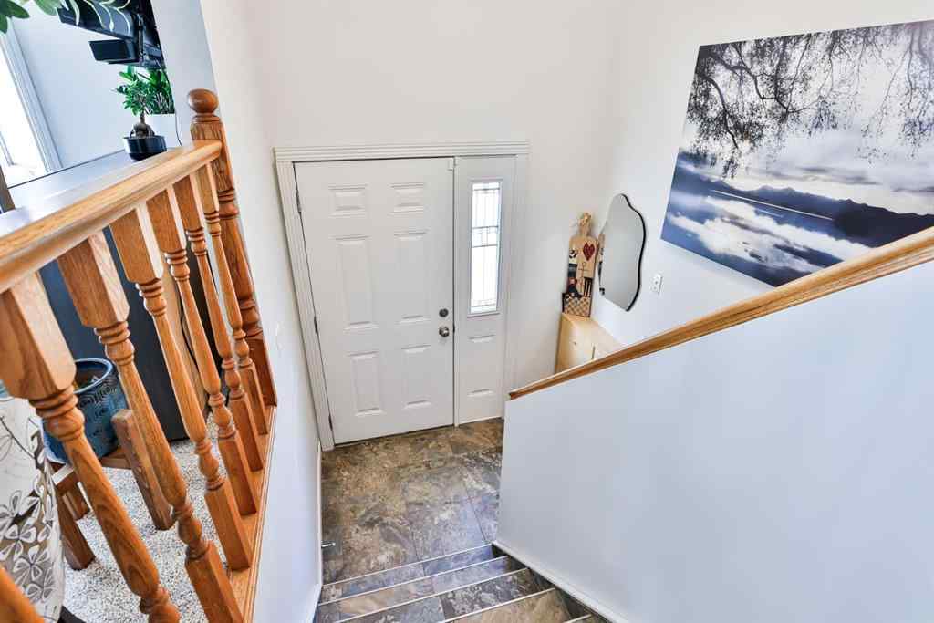 MLS® A2265987 - 25 Selkirk Road W in Varsity Village Lethbridge, Residential