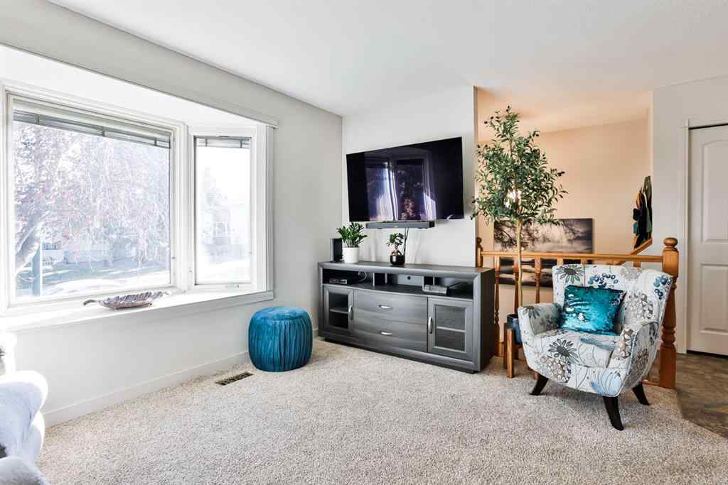 MLS® A2265987 - 25 Selkirk Road W in Varsity Village Lethbridge, Residential