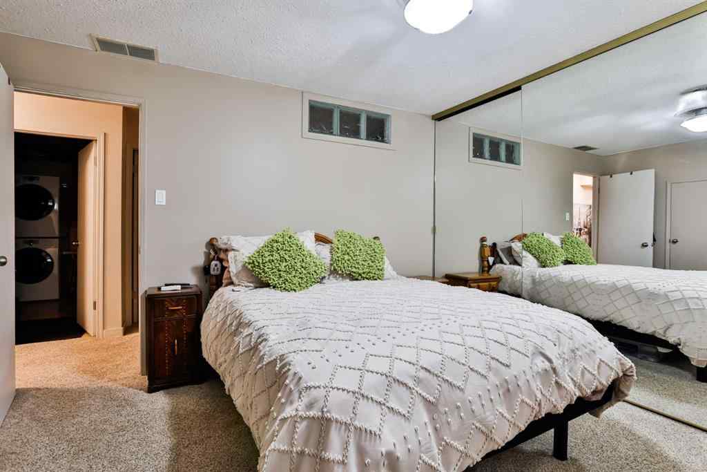 MLS® A2265987 - 25 Selkirk Road W in Varsity Village Lethbridge, Residential