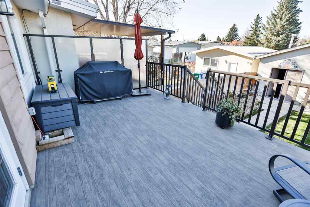 MLS® A2265987 - 25 Selkirk Road W in Varsity Village Lethbridge, Residential
