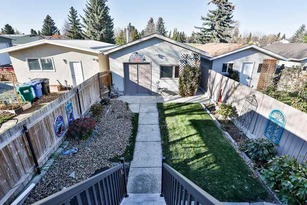 MLS® A2265987 - 25 Selkirk Road W in Varsity Village Lethbridge, Residential