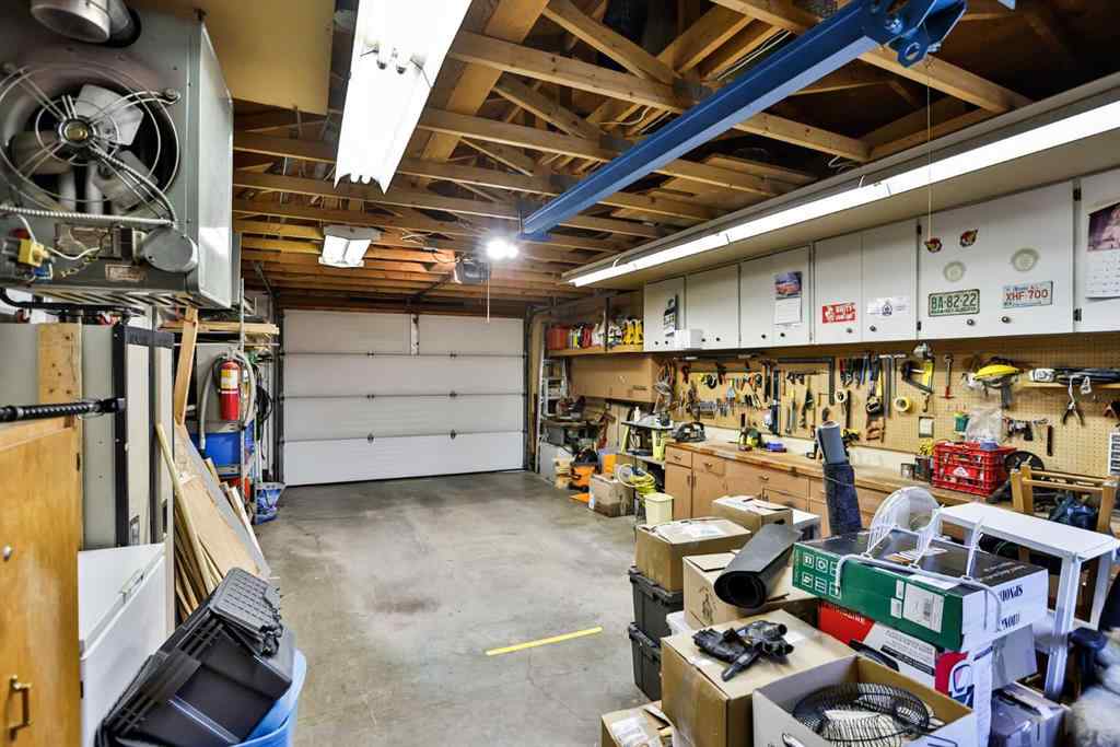 MLS® A2265987 - 25 Selkirk Road W in Varsity Village Lethbridge, Residential