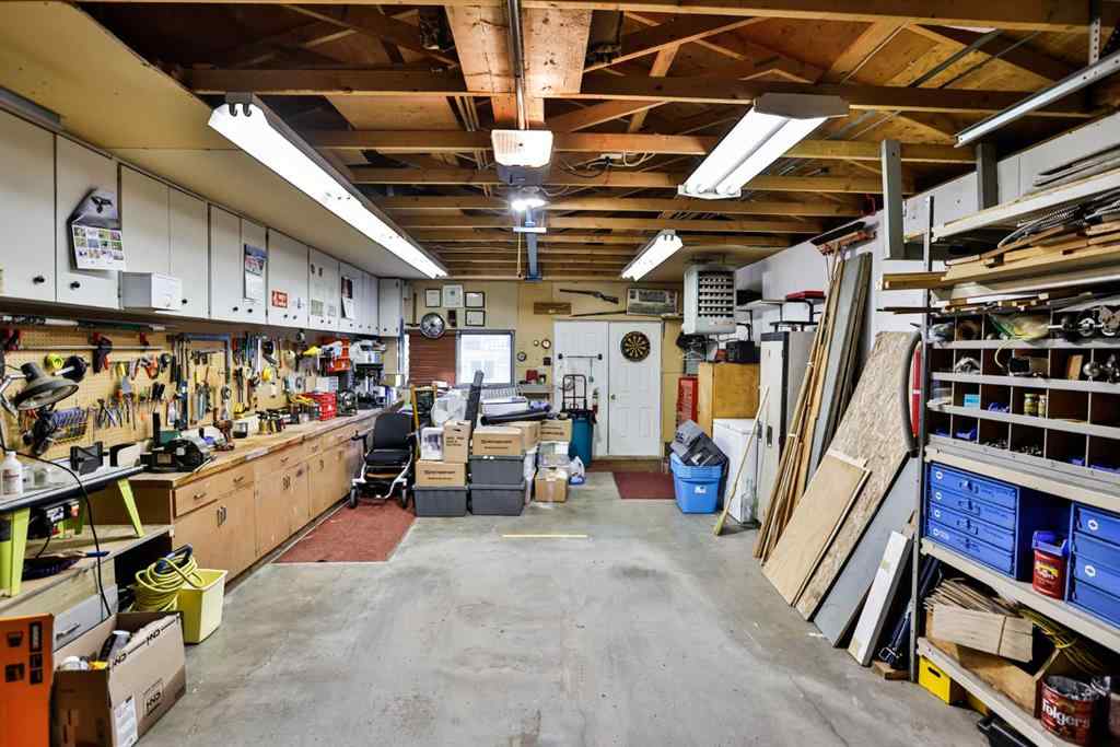 MLS® A2265987 - 25 Selkirk Road W in Varsity Village Lethbridge, Residential