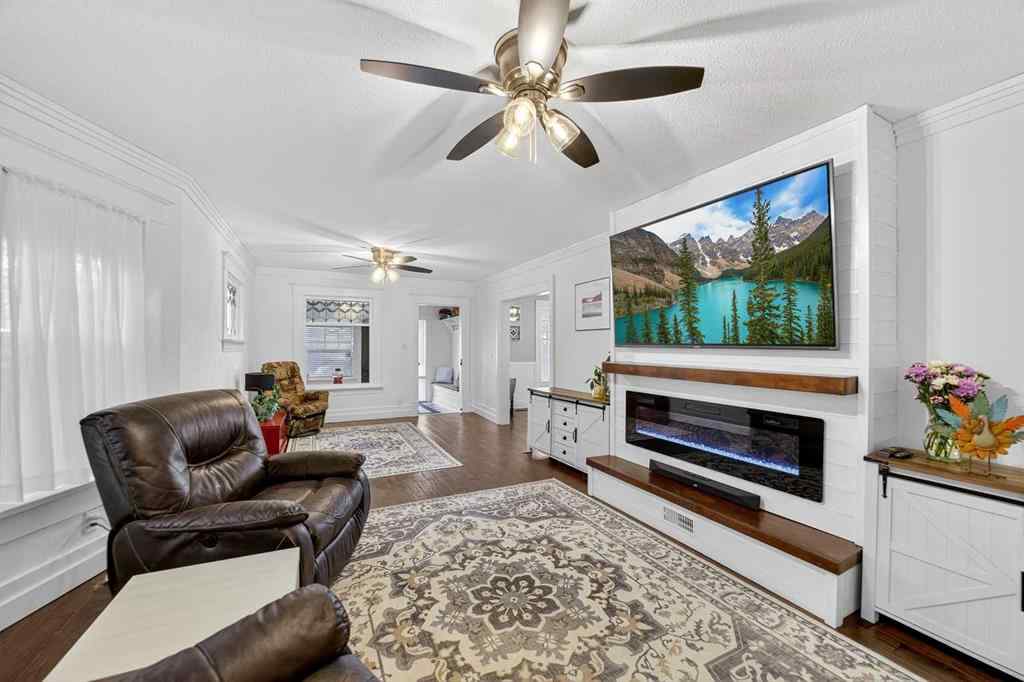 MLS&reg; # A2265994 - 1919 14 Street  in NONE Didsbury, Residential Open Houses