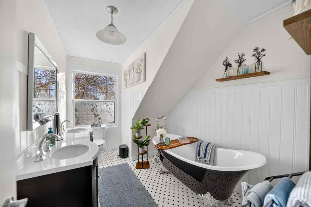 MLS&reg; # A2265994 - 1919 14 Street  in NONE Didsbury, Residential Open Houses