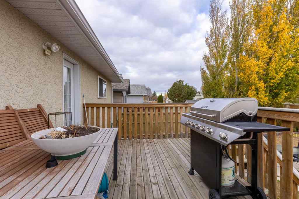 MLS® A2265996 - 588 Heritage Boulevard W in Heritage Heights Lethbridge, Residential