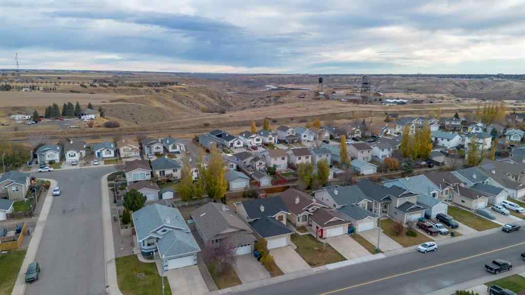 MLS® A2265996 - 588 Heritage Boulevard W in Heritage Heights Lethbridge, Residential