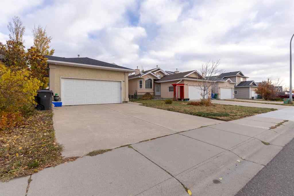 MLS® A2265996 - 588 Heritage Boulevard W in Heritage Heights Lethbridge, Residential