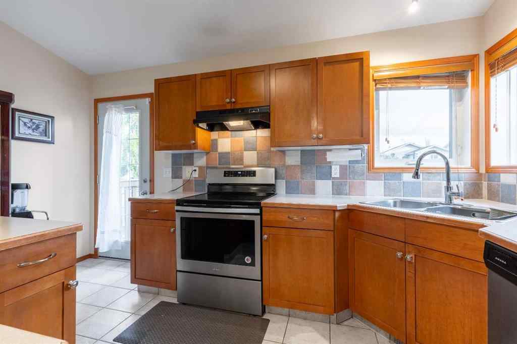 MLS® A2265996 - 588 Heritage Boulevard W in Heritage Heights Lethbridge, Residential