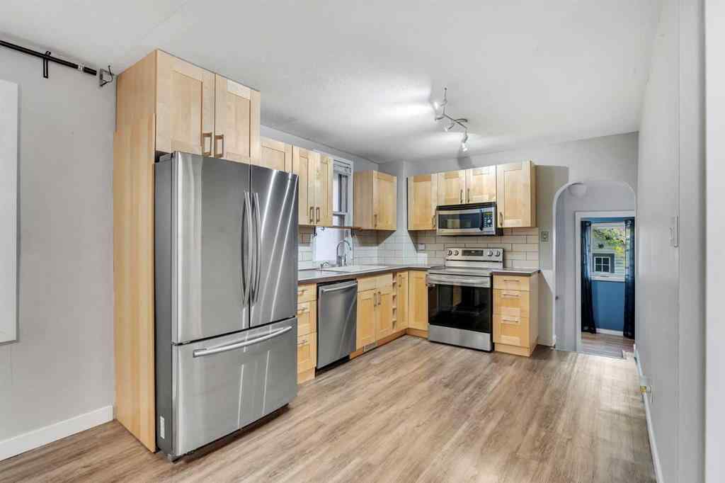 MLS® A2266000 - 314 8 Avenue NE in Crescent Heights Calgary, Residential