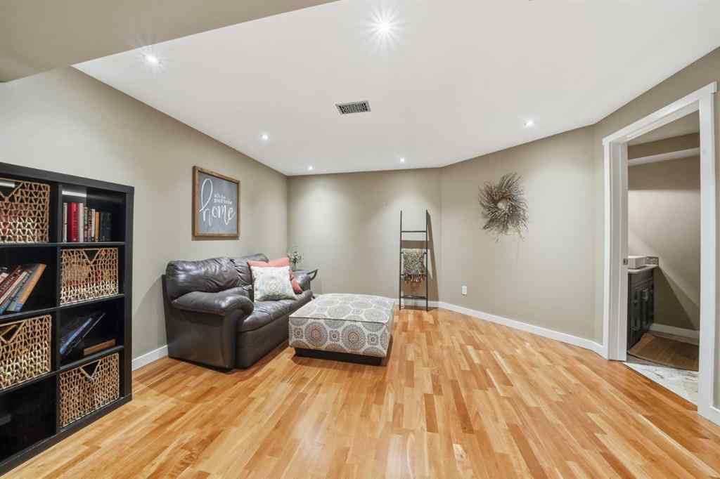 MLS® A2266012 - 3520 44A Avenue  in Mountview Red Deer, Residential