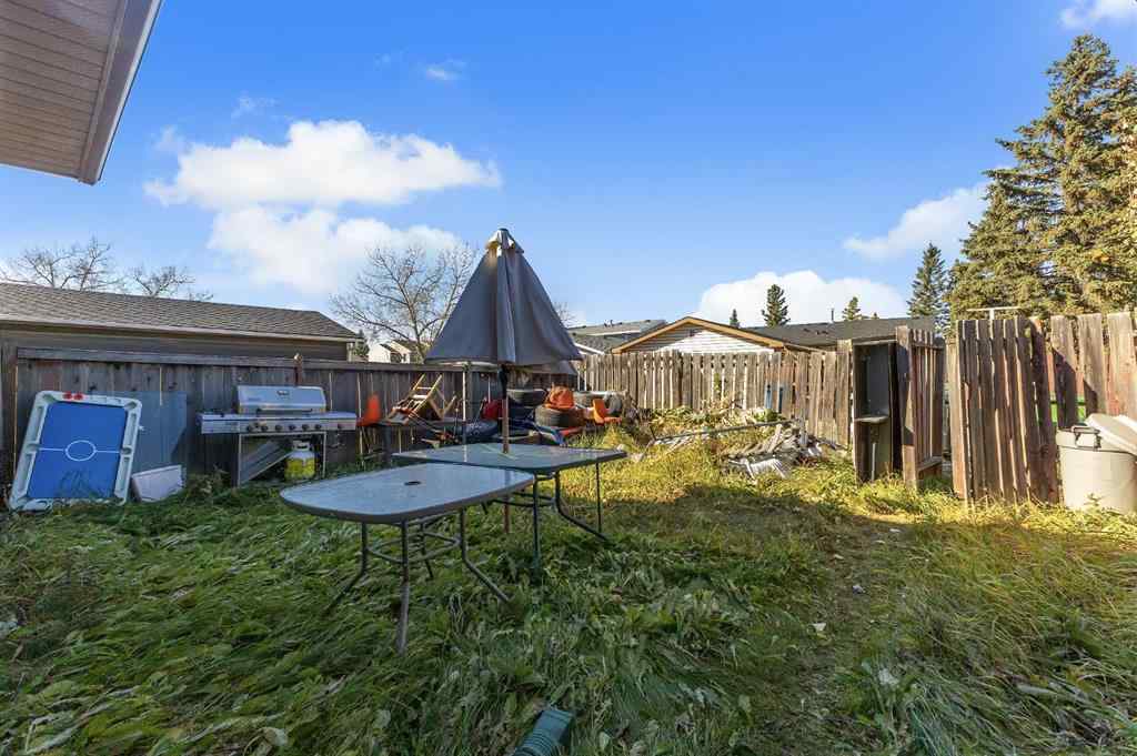 MLS® A2266021 - 7 Castleridge Way NE in Castleridge Calgary, Residential