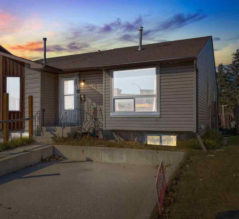 MLS® A2266021 - 7 Castleridge Way NE in Castleridge Calgary, Residential